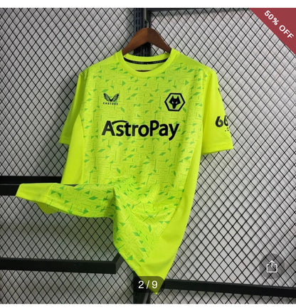 2023/2024 Wolverhampton Wanderers Goalkeeper Football Shirt