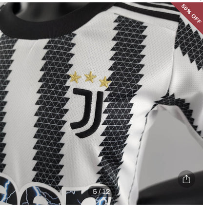 2022/2023 Juventus Home Soccer Jersey & Shorts